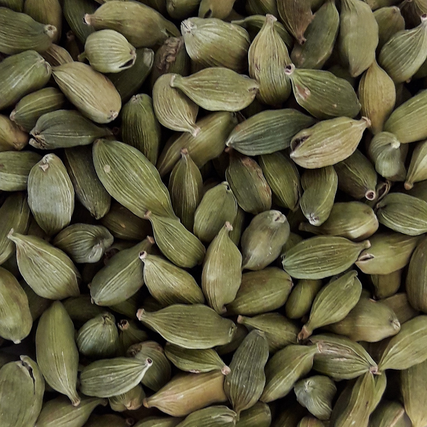 CARDAMOMO VERDE EN GRANO 90g